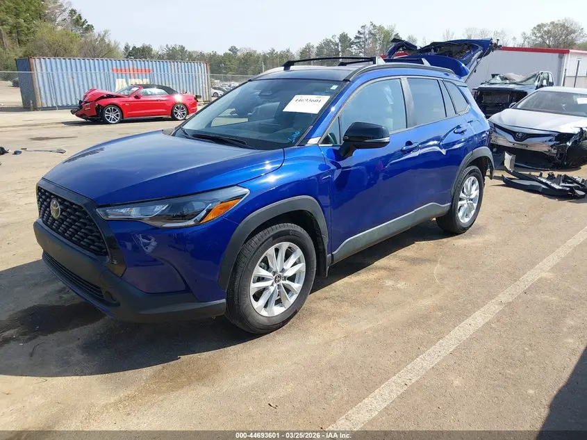 2025 TOYOTA COROLLA CROSS LE