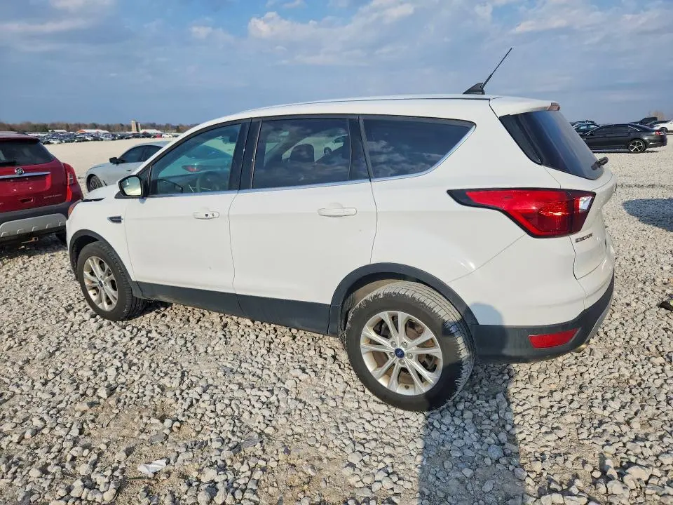 2019 FORD ESCAPE SE  