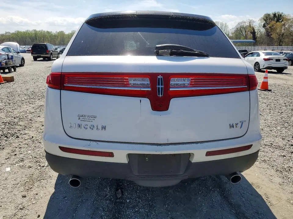 2010 LINCOLN MKT   