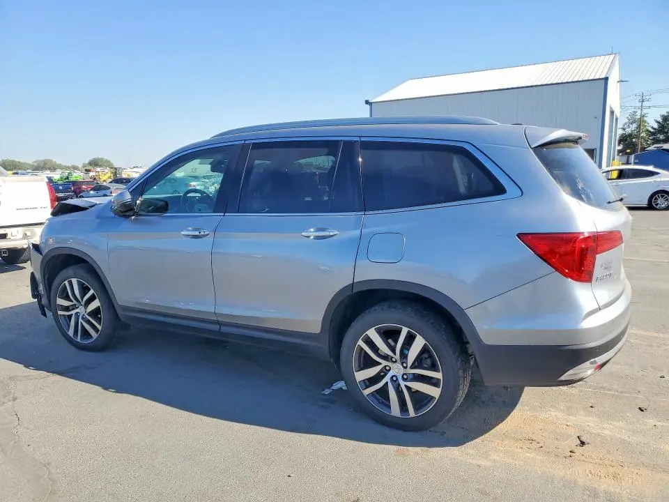 2017 HONDA PILOT TOURING  