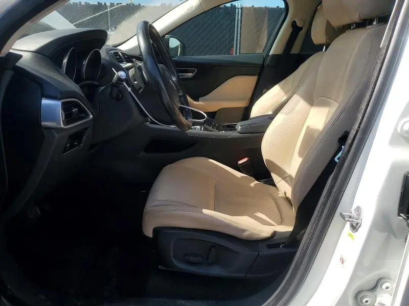2017 JAGU F-PACE PRE   