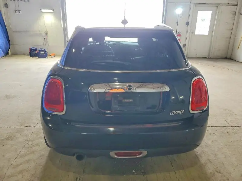 2017 MINI COOPER   