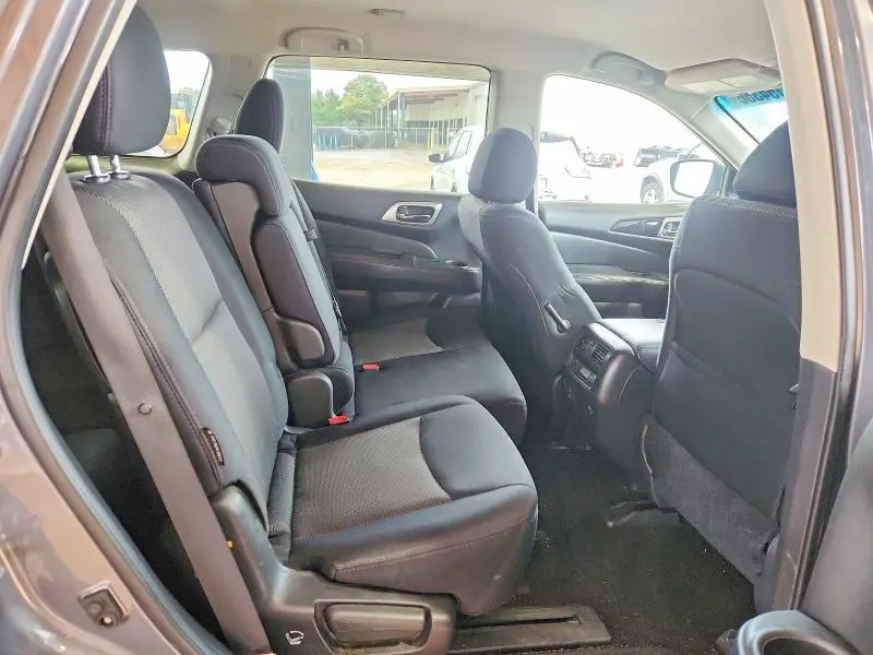 2018 NISSAN PATHFINDER SV  