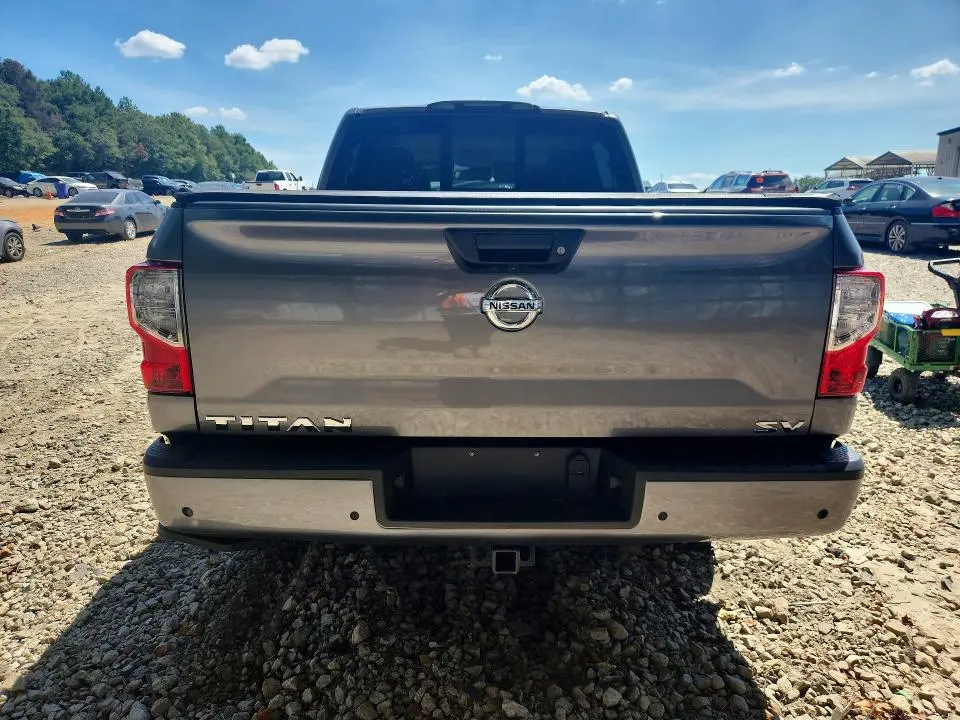 2021 NISSAN TITAN SV  