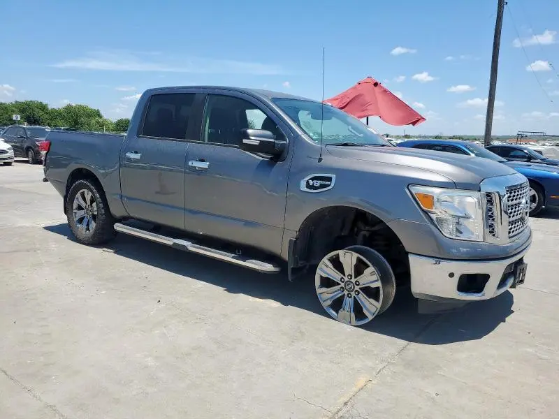 2017 NISSAN TITAN SV  