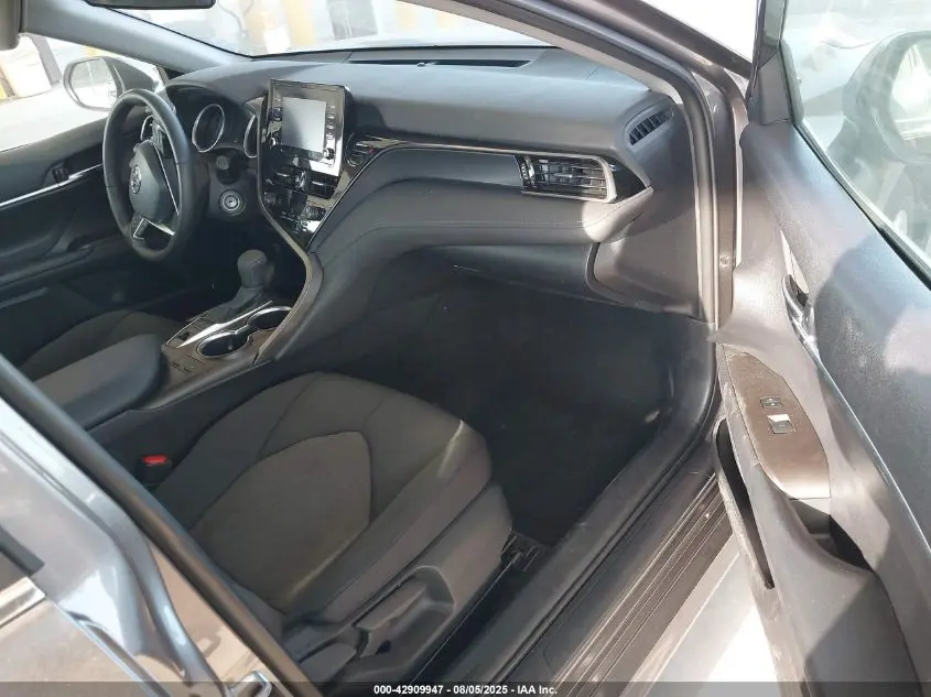 2022 TOYOTA CAMRY LE AWD