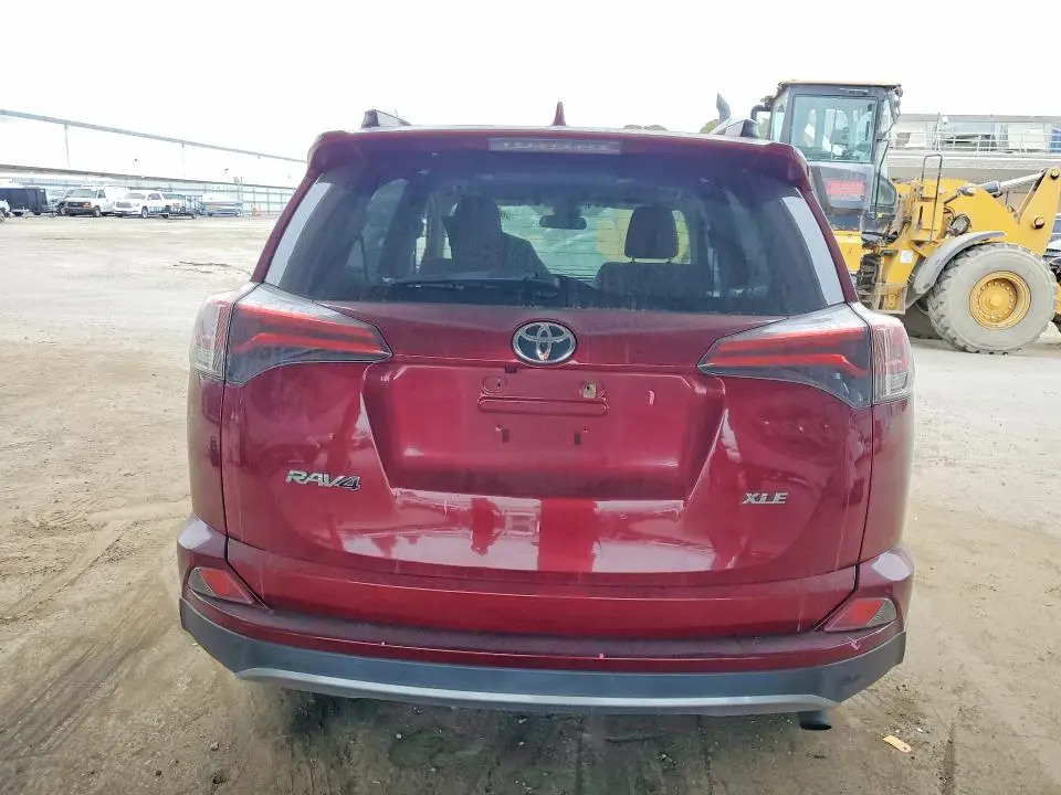 2018 TOYOTA RAV4 XLE  