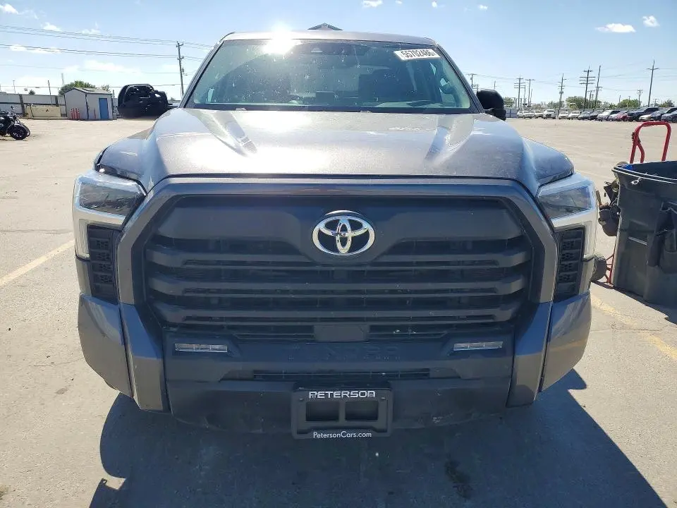2023 TOYOTA TUNDRA SR5  