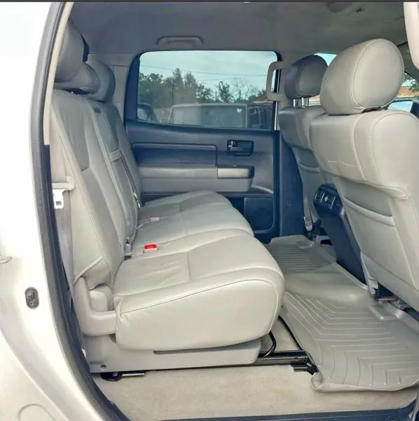 2010 TOYOTA TUNDRA CREWMAX SR5  