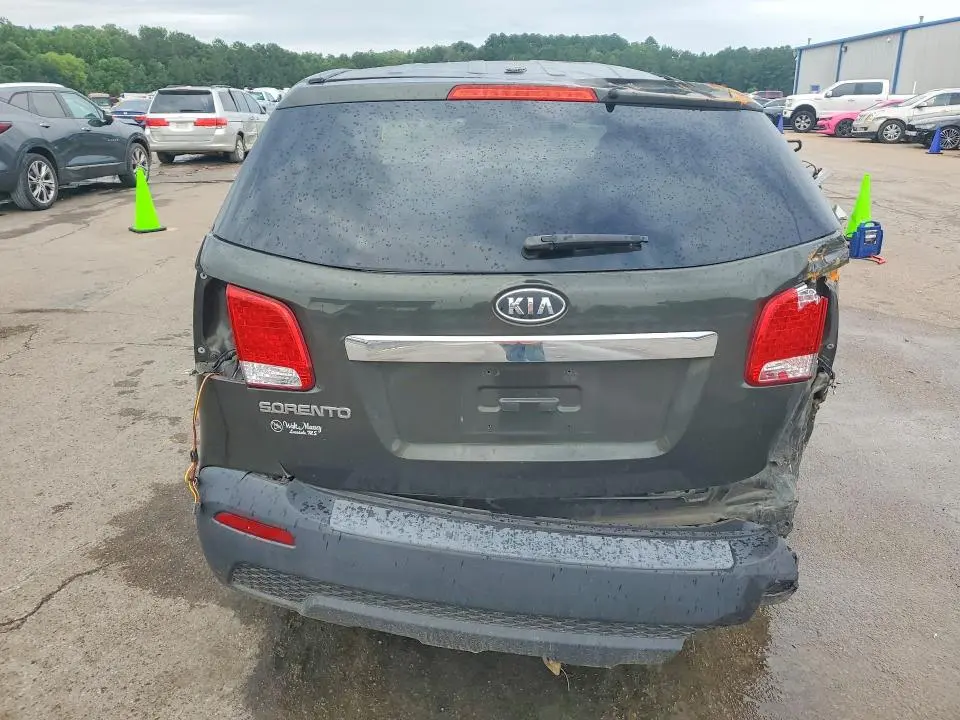 2013 KIA SORENTO LX  