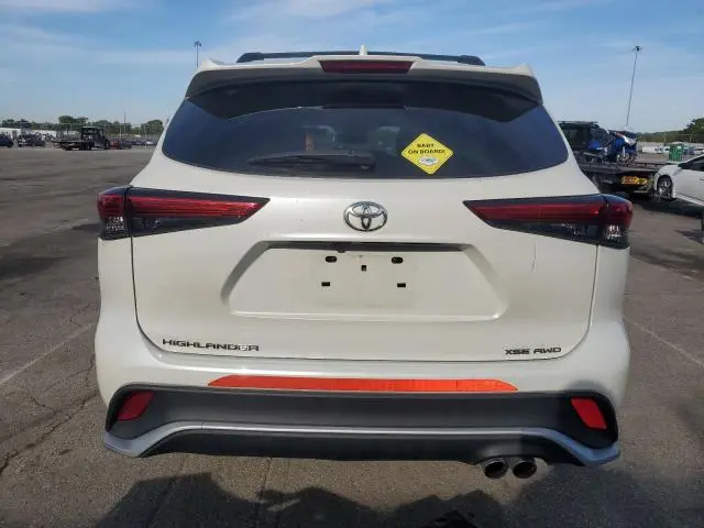 2021 TOYOTA HIGHLANDER XSE  