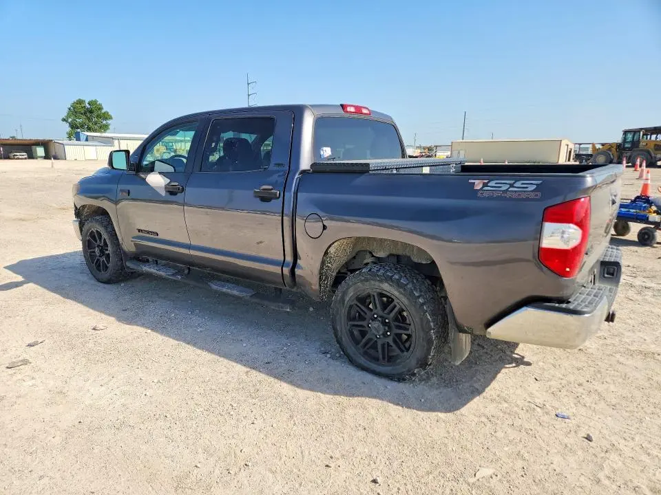2018 TOYOTA TUNDRA CREWMAX SR5  