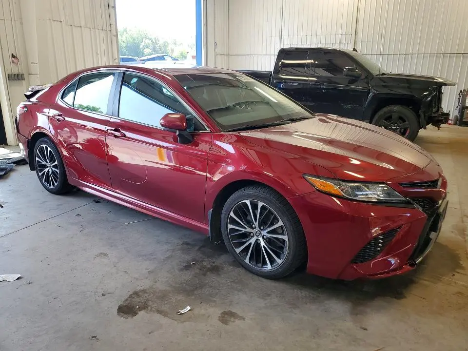 2018 TOYOTA CAMRY SE  