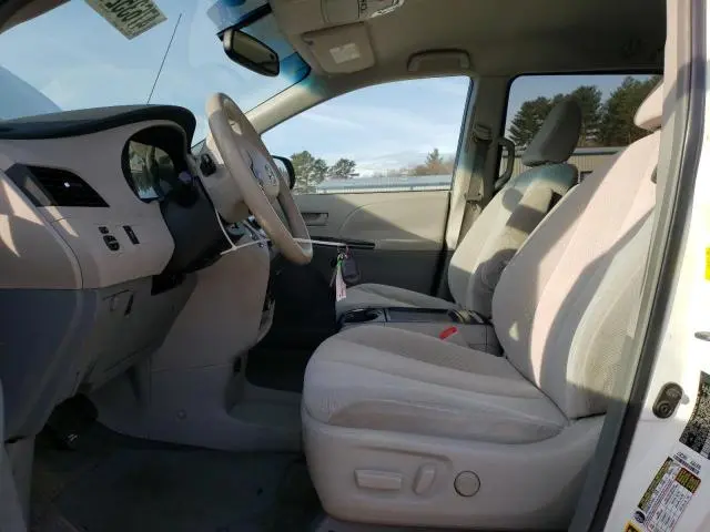 2011 TOYOTA SIENNA LE  