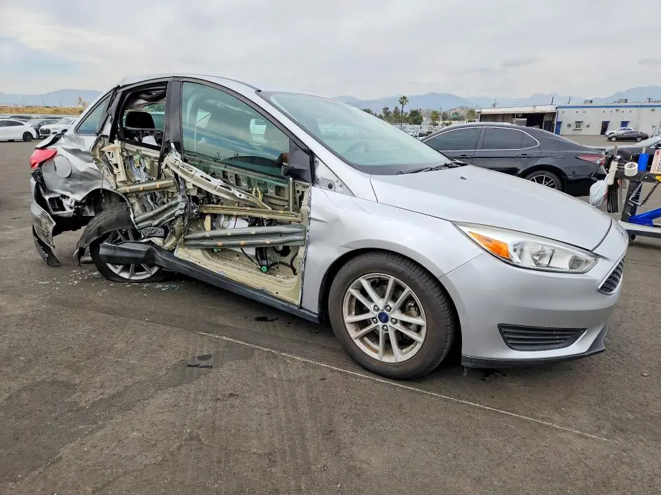 2017 FORD FOCUS SE  