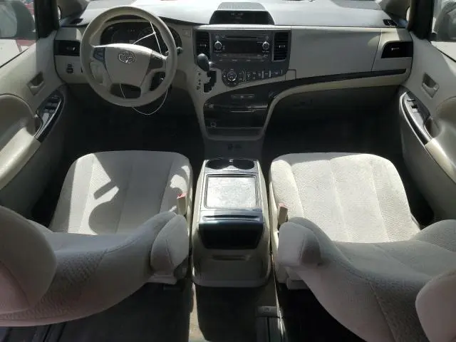 2013 TOYOTA SIENNA LE  