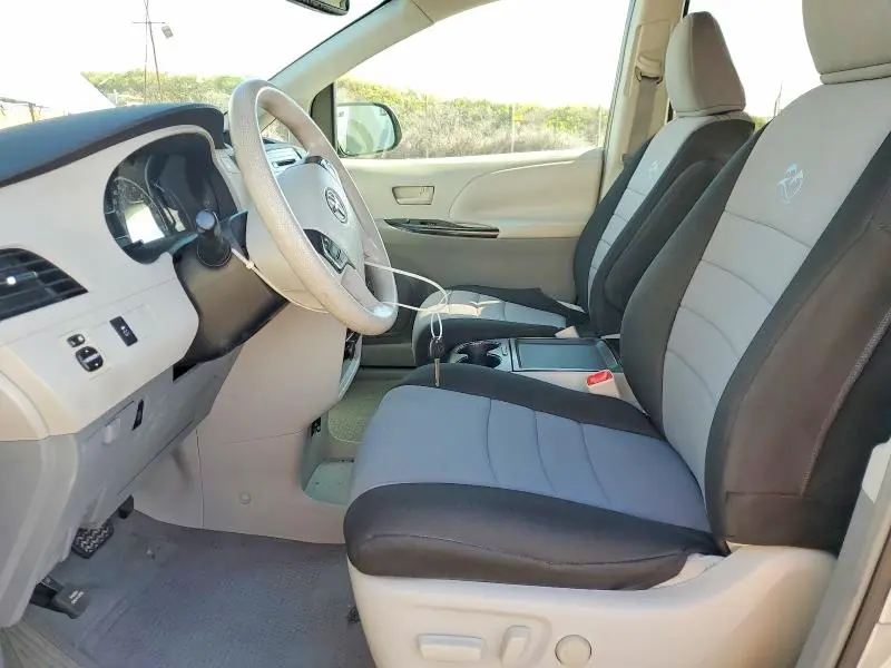2011 TOYOTA SIENNA LE  