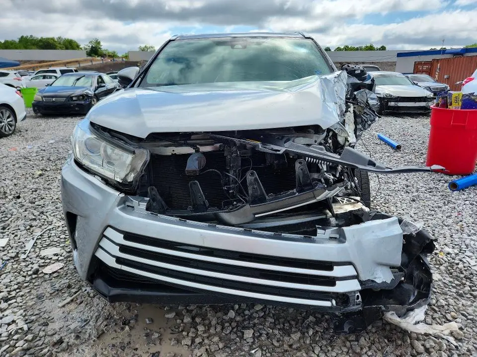 2017 TOYOTA HIGHLANDER XLE  