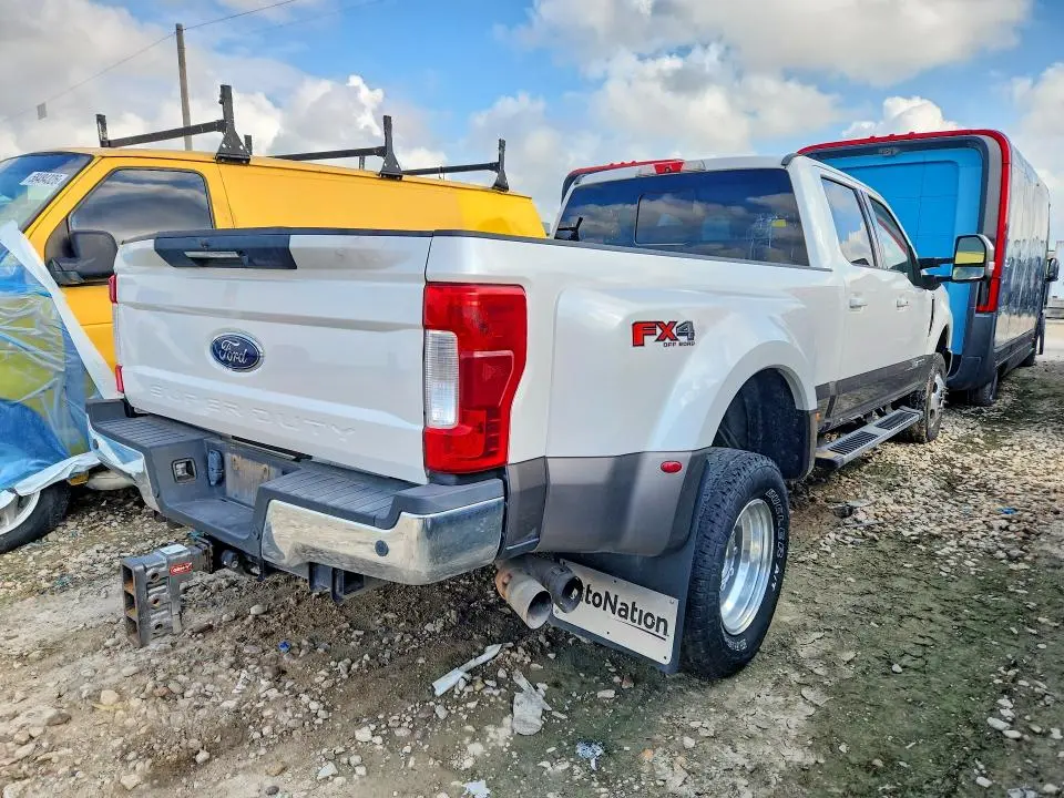 2019 FORD F350 LARIAT
