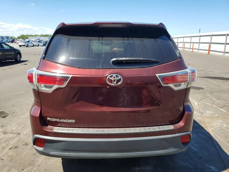2016 TOYOTA HIGHLANDER LE  