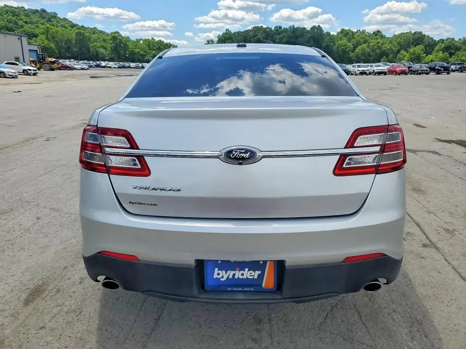 2015 FORD TAURUS SE  