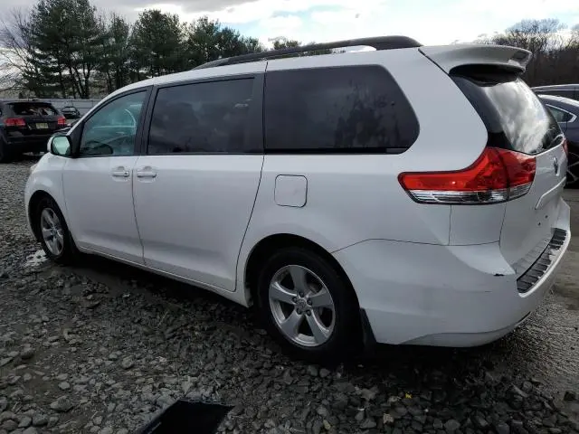 2013 TOYOTA SIENNA LE  