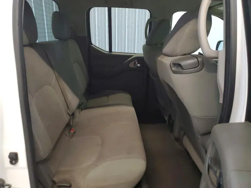 2010 NISSAN FRONTIER SE V6  