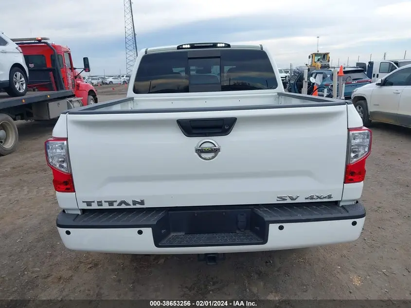 2017 NISSAN TITAN SV