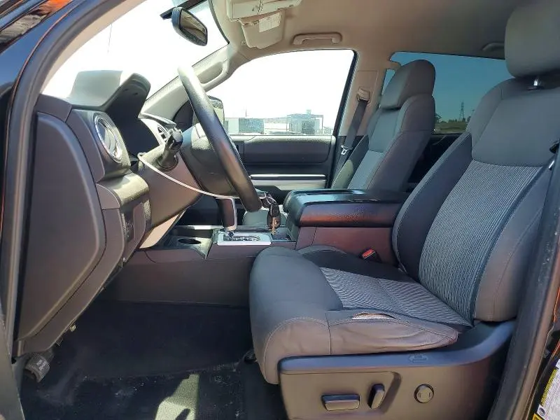 2016 TOYOTA TUNDRA SR5  