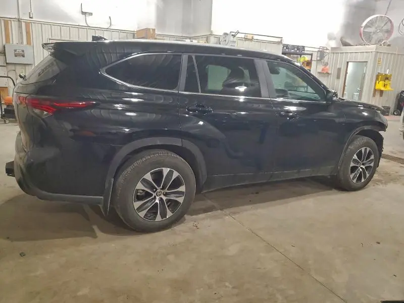 2025 TOYOTA HIGHLANDER LE  