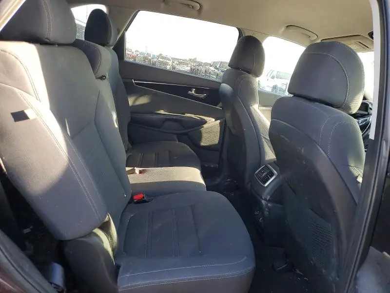 2017 KIA SORENTO LX V6  