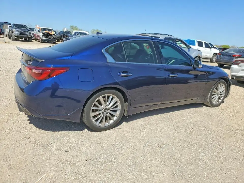 2021 INFINITI Q50 LUXE  