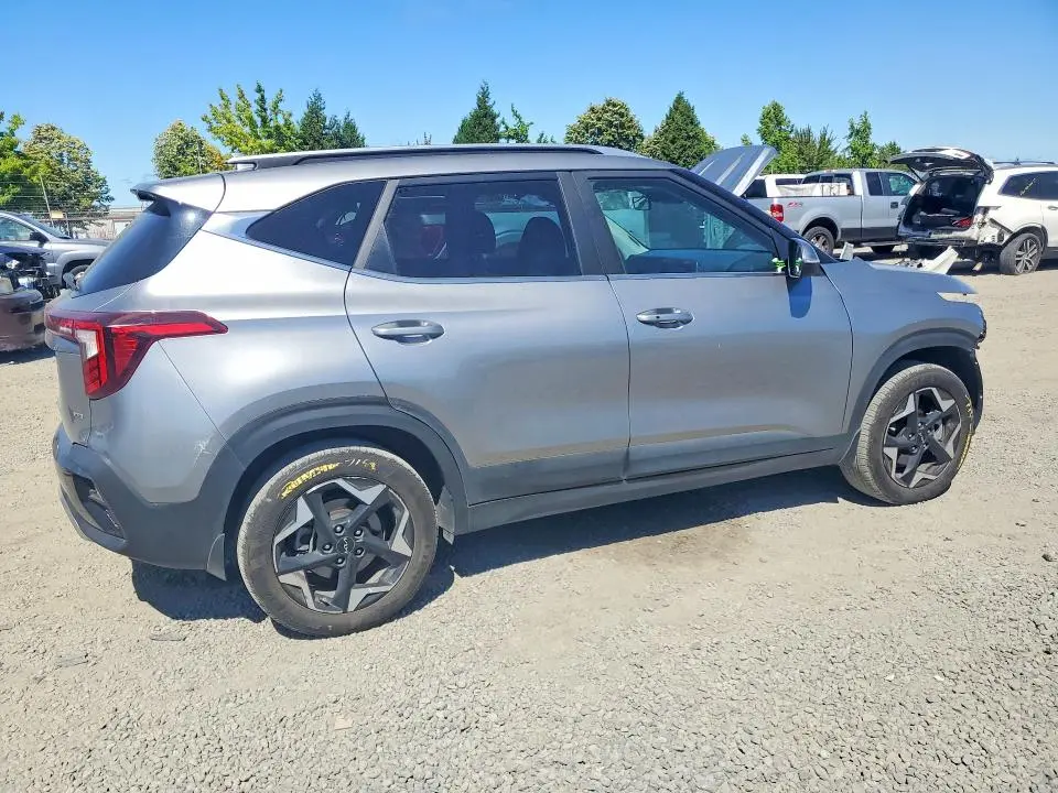 2024 KIA SELTOS EX  