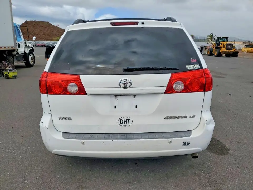 2010 TOYOTA SIENNA CE  