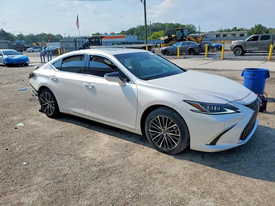 2025 LEXUS ES 300H BASE  