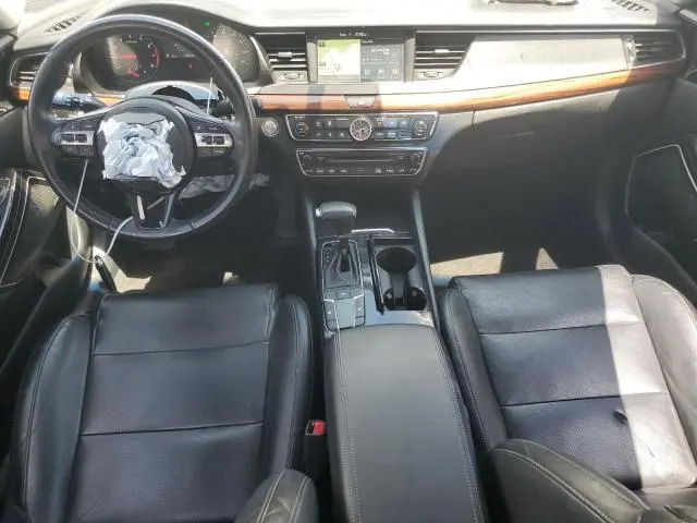 2018 KIA CADENZA PREMIUM  