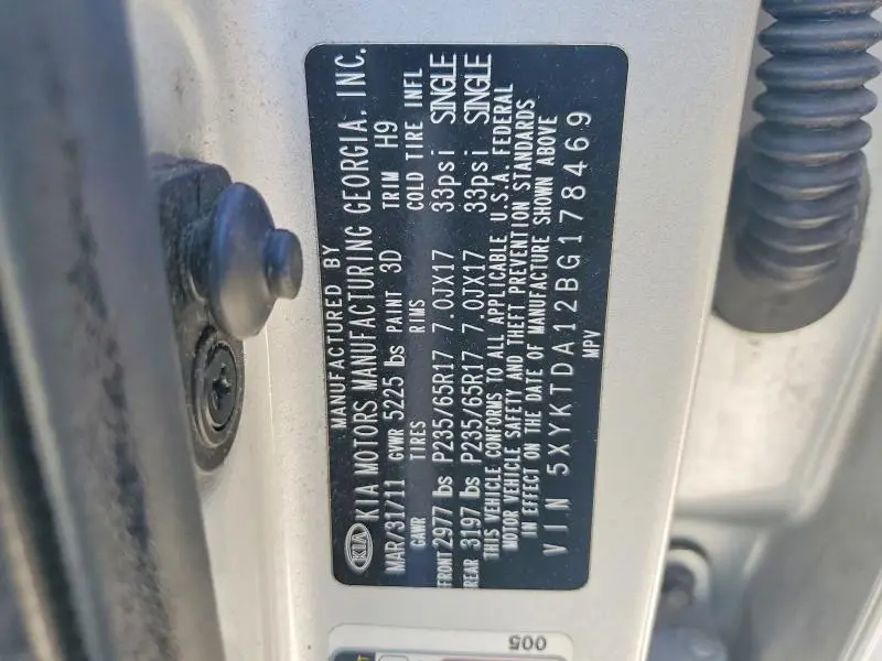 2011 KIA SORENTO LX  