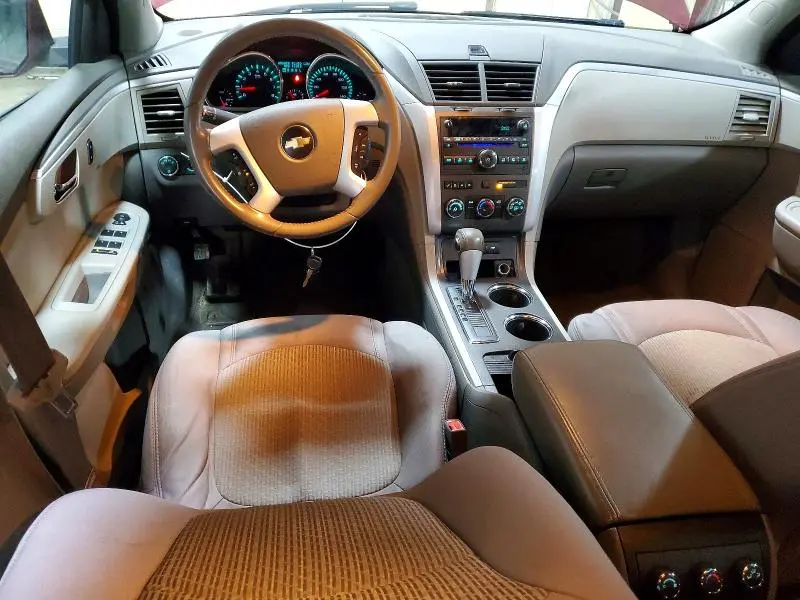 2010 CHEVROLET TRAVERSE LT  