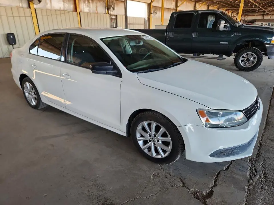 2013 VOLKSWAGEN JETTA BASE  