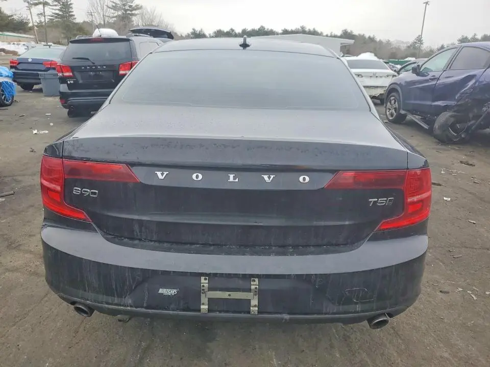 2018 VOLVO S90 T5 MOMENTUM  