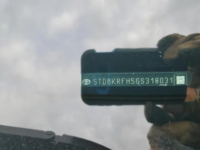 2016 TOYOTA HIGHLANDER LE  