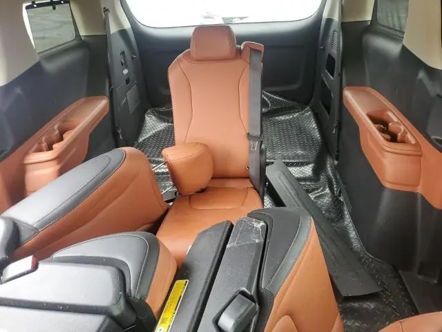 2025 KIA CARNIVAL EX  