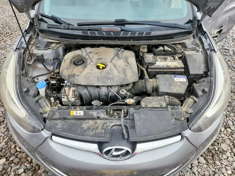 2014 HYUNDAI ELANTRA SE  