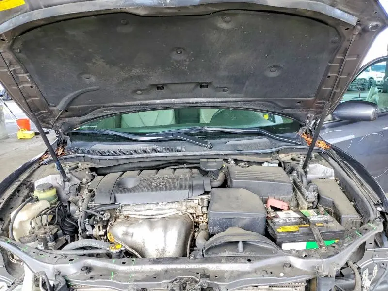 2011 TOYOTA CAMRY XLE  