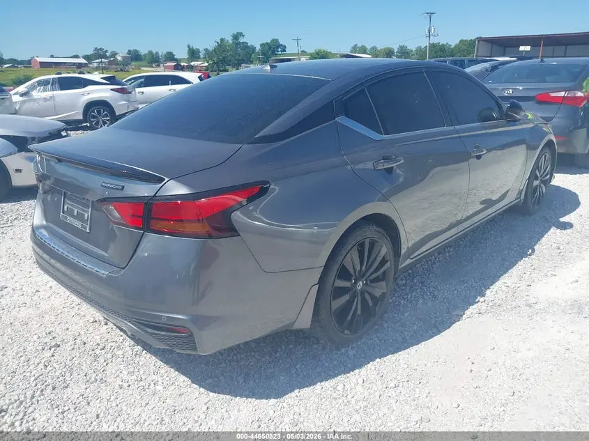 2022 NISSAN ALTIMA SR FWD