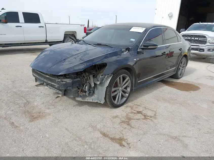 2017 VOLKSWAGEN PASSAT 1.8T R-LINE