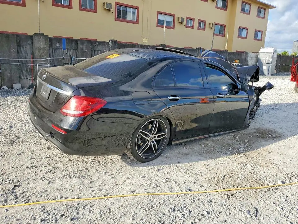 2019 MERCEDES-BENZ E 300  