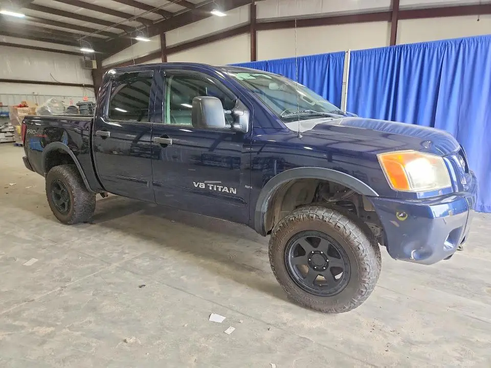 2012 NISSAN TITAN SV  