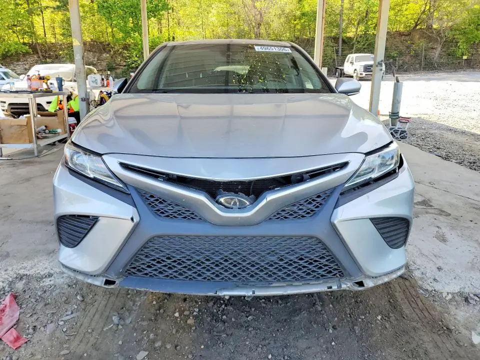2018 TOYOTA CAMRY SE  