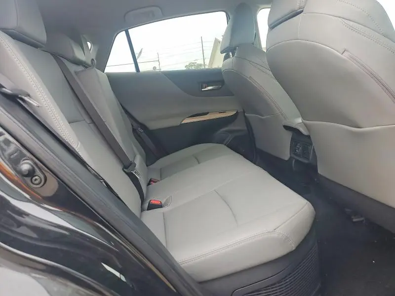 2023 TOYOTA VENZA XLE  